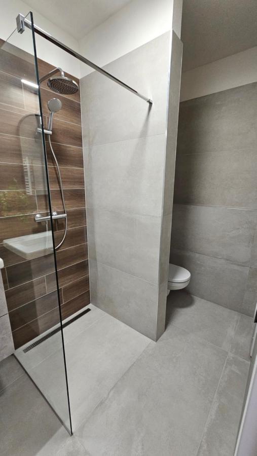 2 Room Apartment, New Building, Bosakova Street, 29 براتسيلافا المظهر الخارجي الصورة